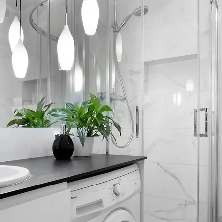 1 Bedroom Gorgeous In Apartment